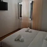 & Luka Appartement Bol