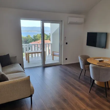 Apartments Villa Mila Бол